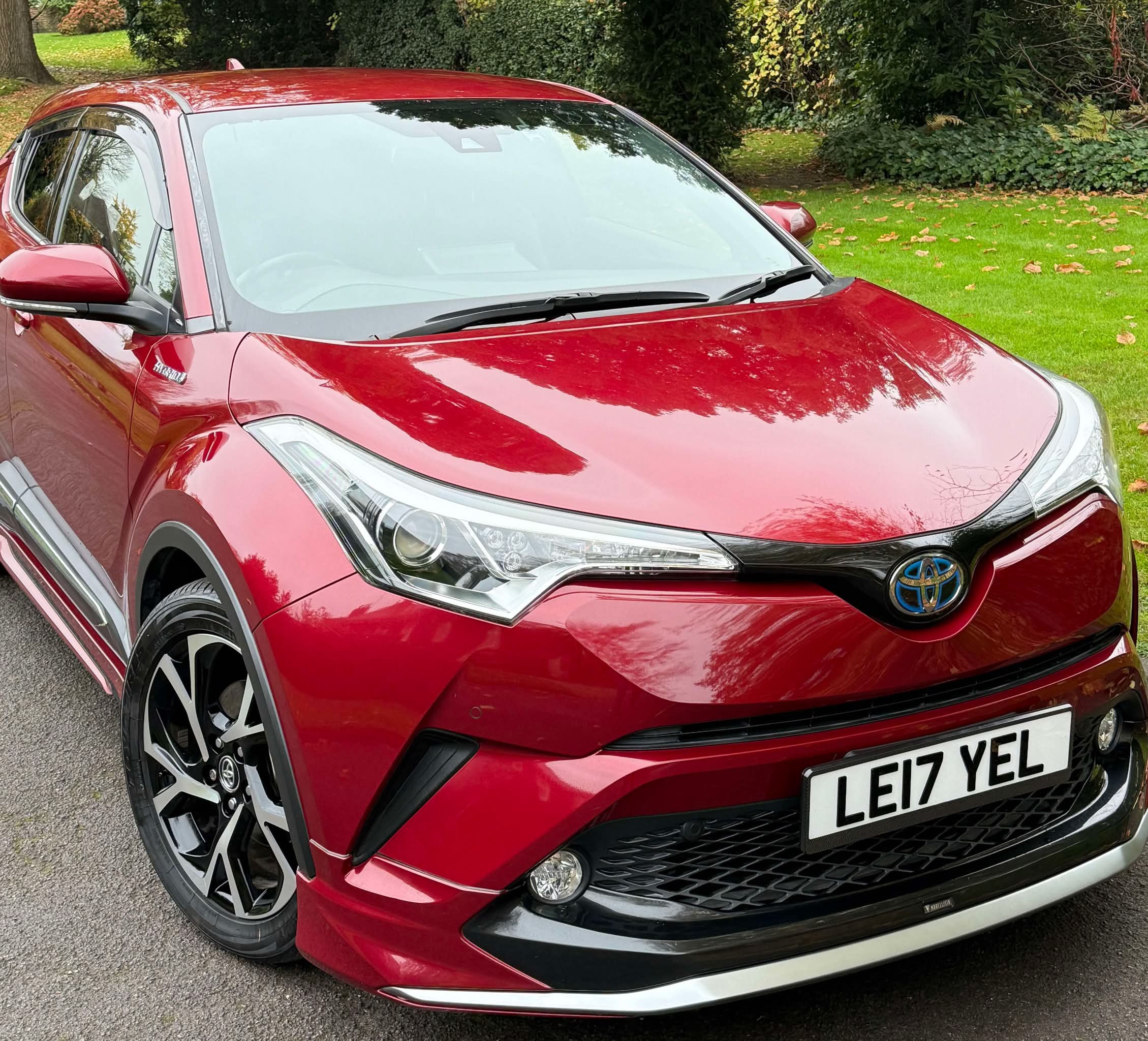 2017 Toyota C-HR - Image 10