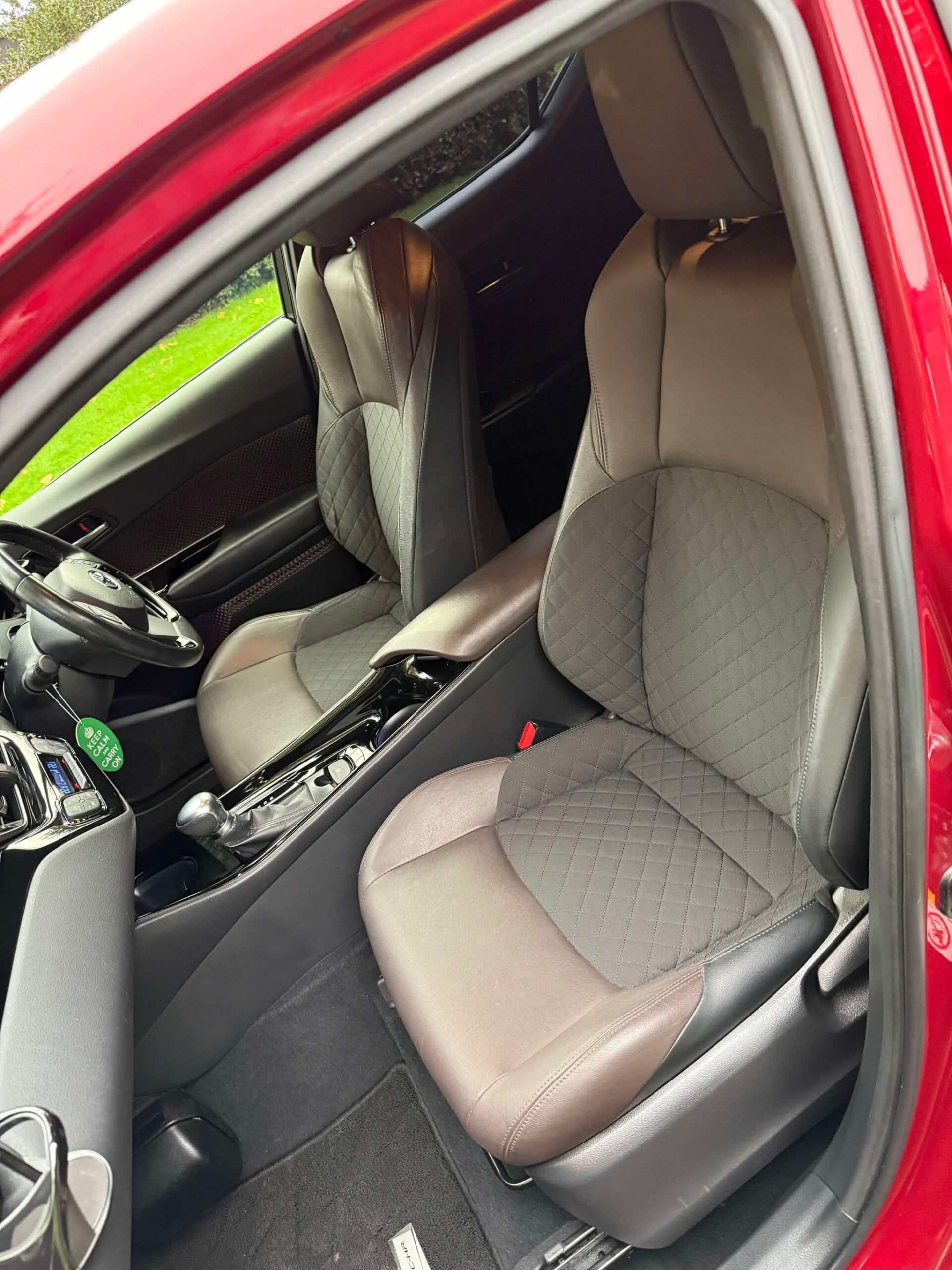 2017 Toyota C-HR - Image 12