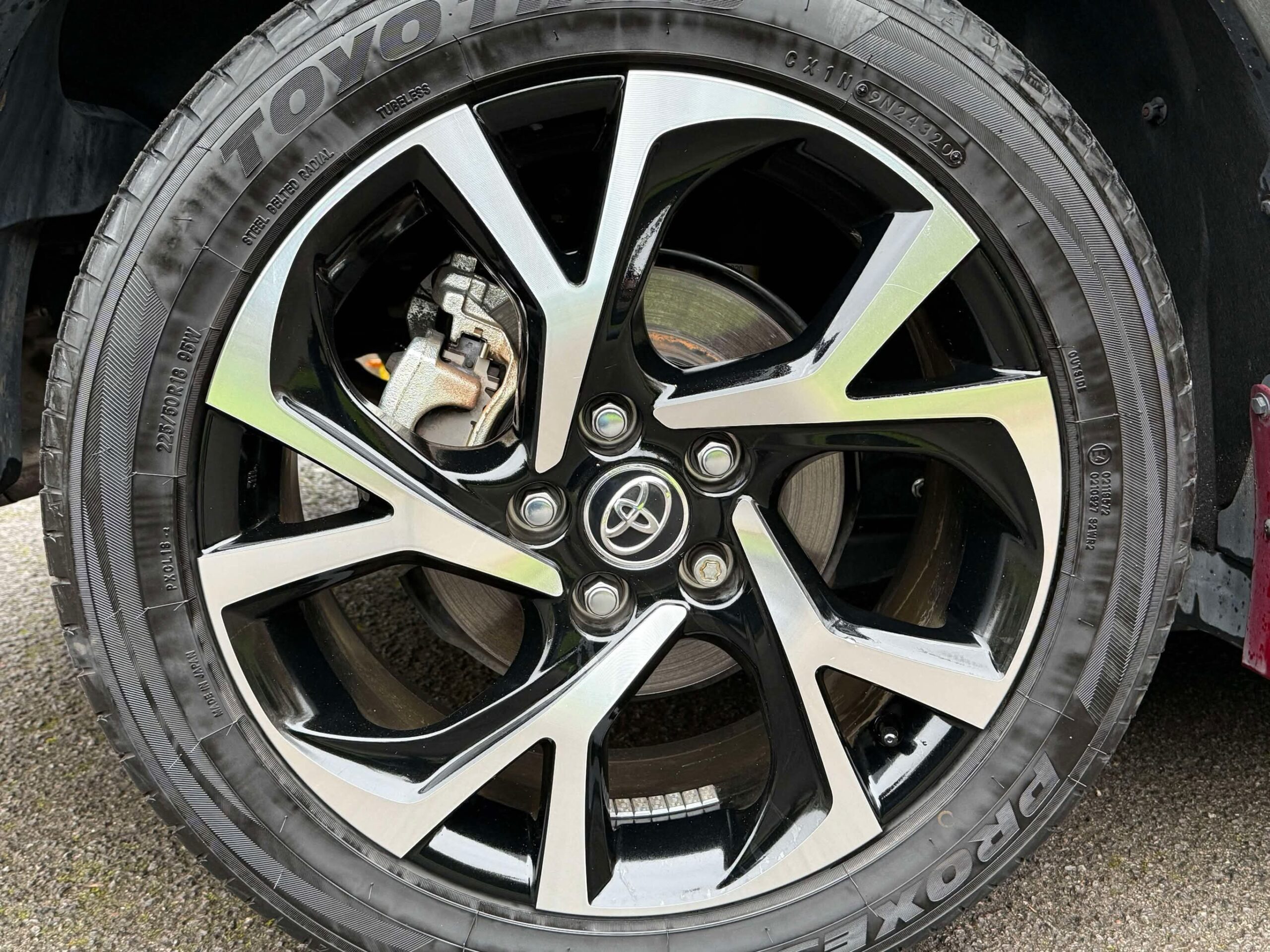 2017 Toyota C-HR - Image 16