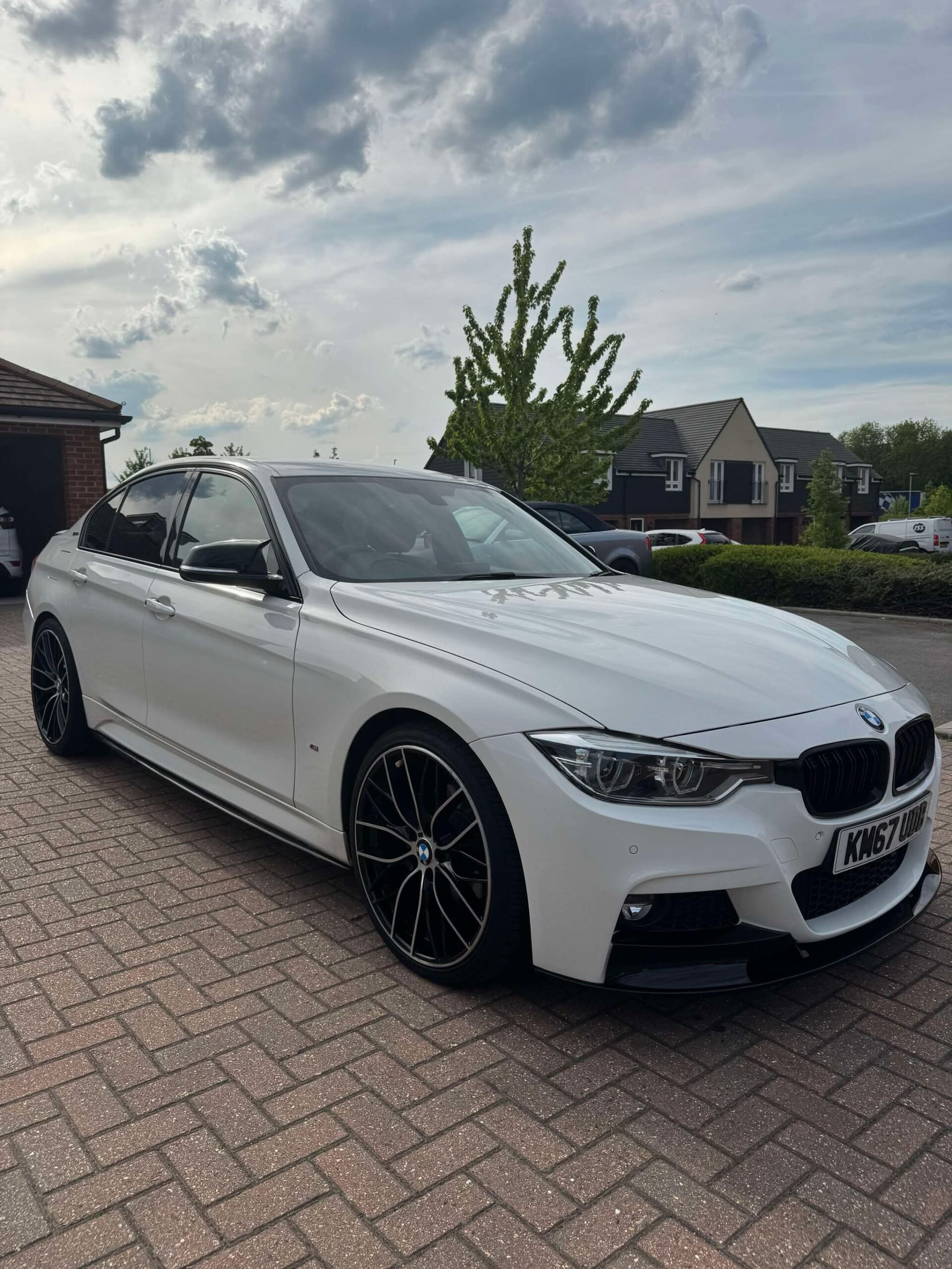 2017 BMW 330e M Sport - Image 8