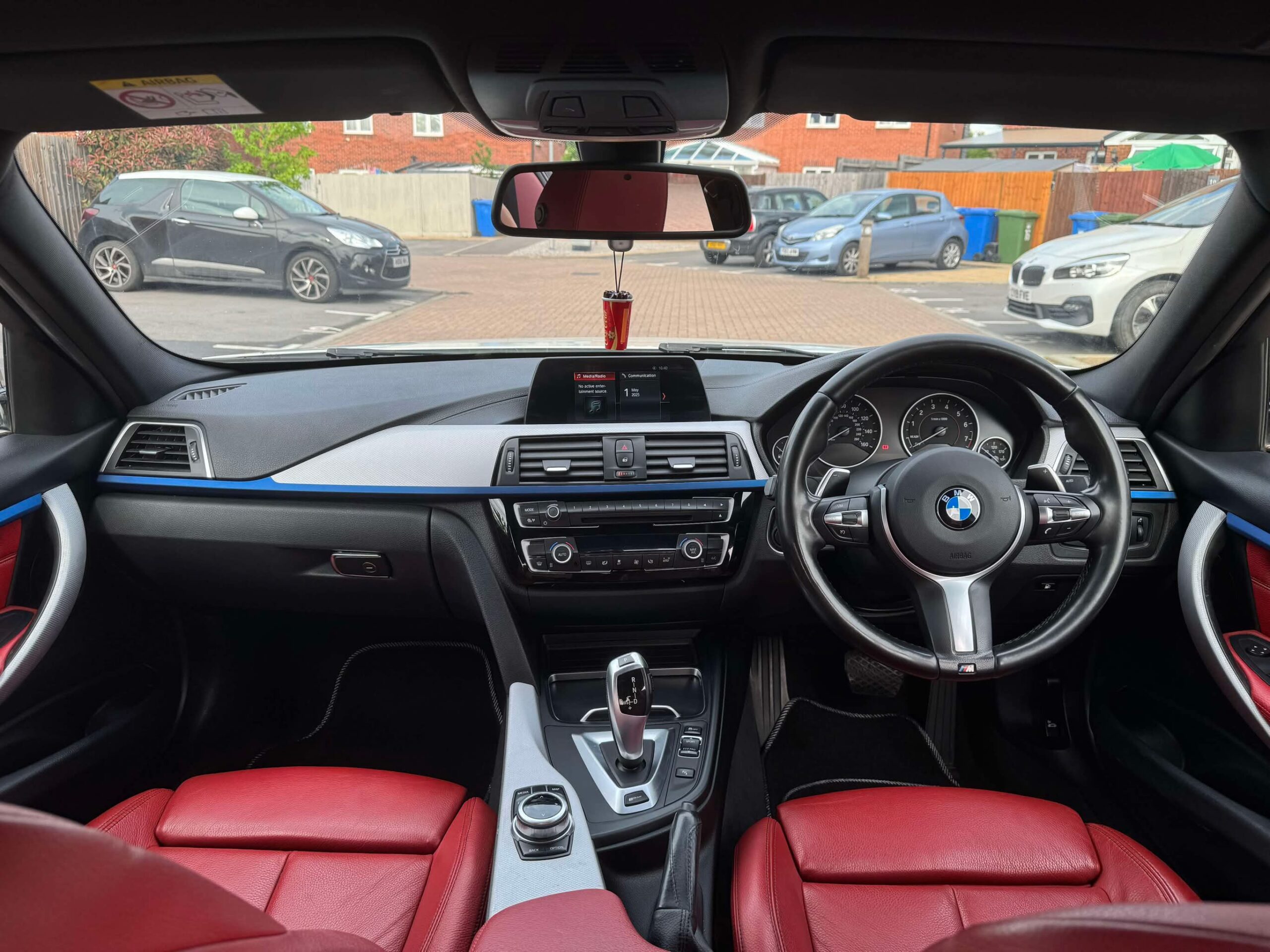 2017 BMW 330e M Sport - Image 11