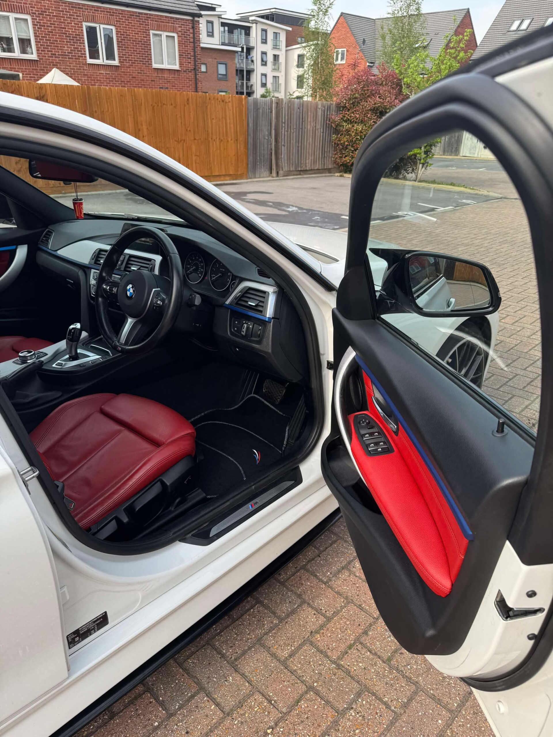 2017 BMW 330e M Sport - Image 13