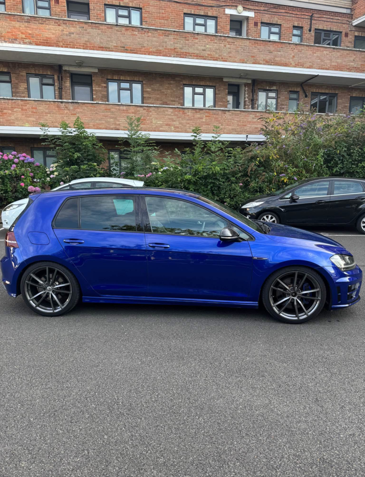 2014 Volkswagen Golf R - Image 4