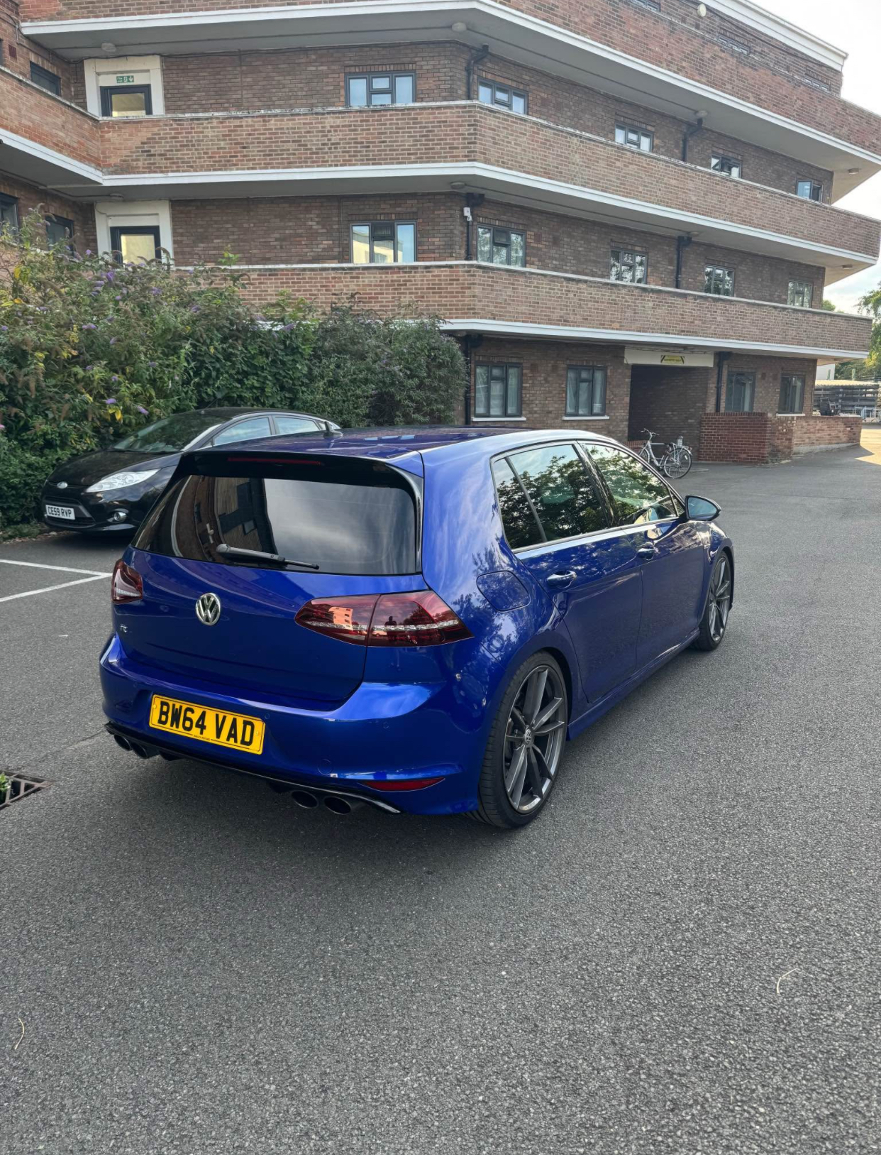 2014 Volkswagen Golf R - Image 5